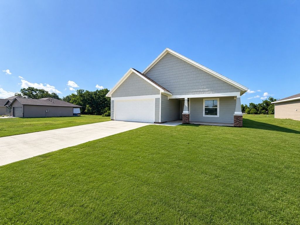 624 Crockett Drive, Cleburne, TX 76033