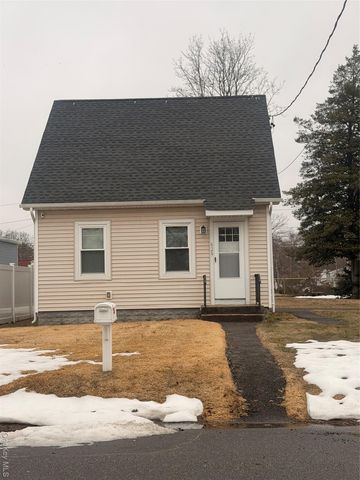 629 Lakeway Drive, West Babylon, NY 11704