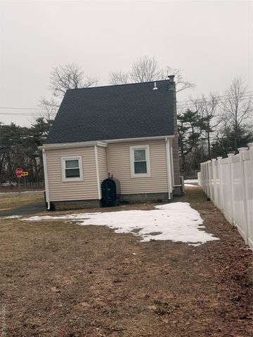 629 Lakeway Drive, West Babylon, NY 11704