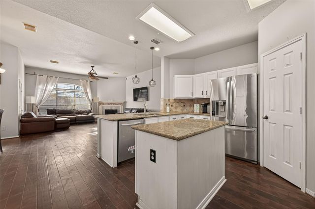 2902 Julie Ann Drive, Pearland, TX 77584