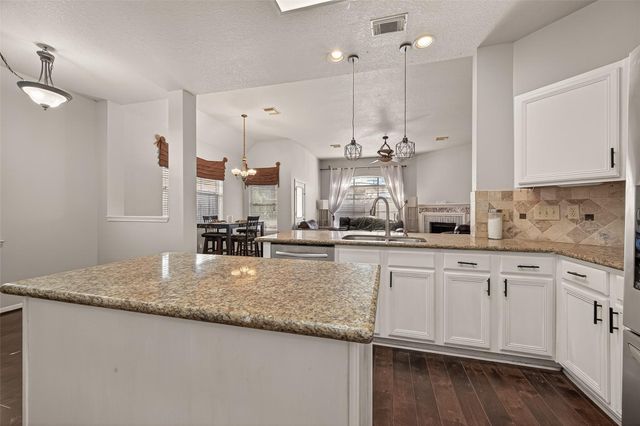 2902 Julie Ann Drive, Pearland, TX 77584