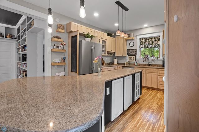 429 9th Avenue S, Fargo, ND 58103