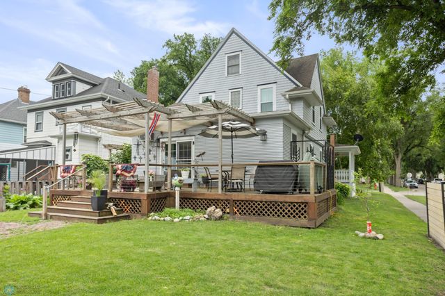 429 9th Avenue S, Fargo, ND 58103