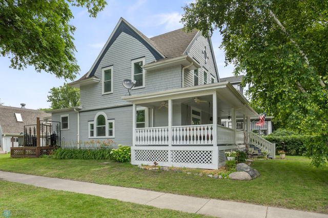 429 9th Avenue S, Fargo, ND 58103