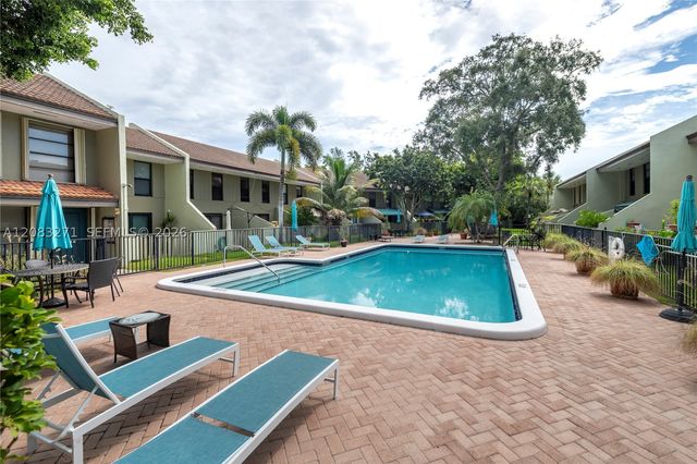 2835 NE 60th St, Fort Lauderdale, FL 33308