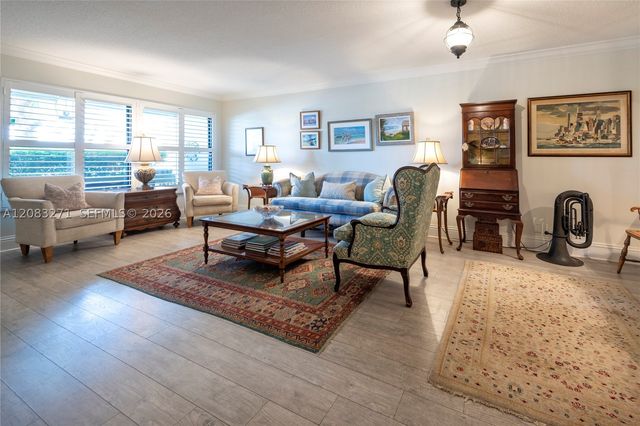 2835 NE 60th St, Fort Lauderdale, FL 33308