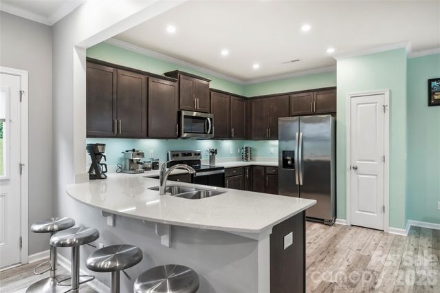 1530 Starmount Cove Lane, Charlotte, NC 28210