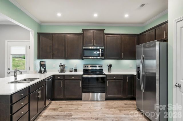 1530 Starmount Cove Lane, Charlotte, NC 28210
