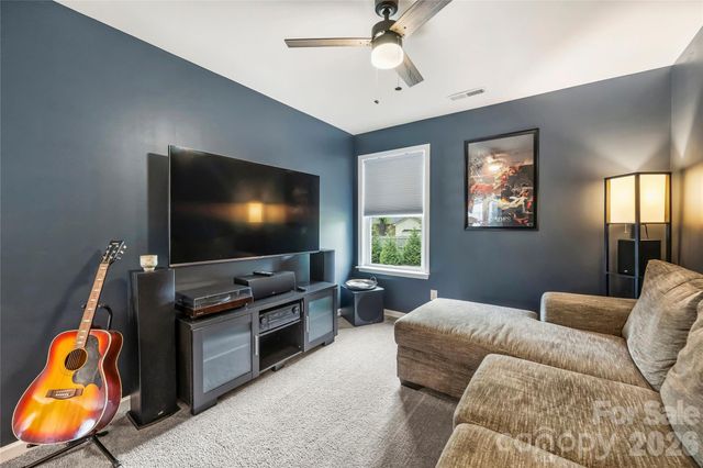 1530 Starmount Cove Lane, Charlotte, NC 28210
