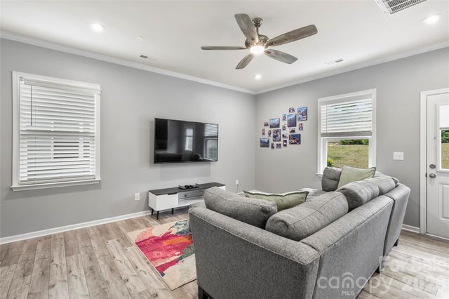 1530 Starmount Cove Lane, Charlotte, NC 28210