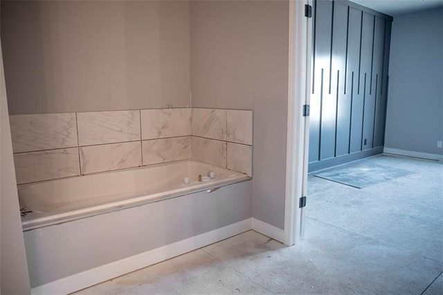 830 Cedar Ridge Drive, Raymore, MO 64083