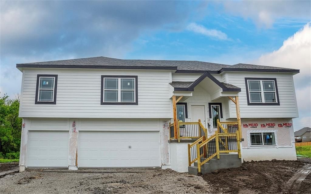 830 Cedar Ridge Drive, Raymore, MO 64030