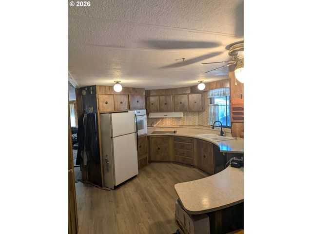 21100 Ne SANDY Blvd 36, Fairview, OR 97024