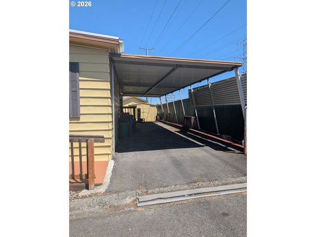 21100 Ne SANDY Blvd 36, Fairview, OR 97024