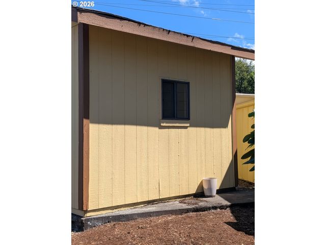 21100 Ne SANDY Blvd 36, Fairview, OR 97024