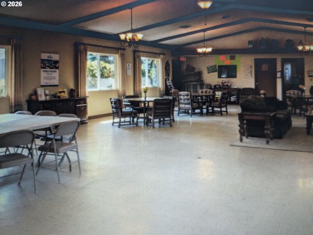 21100 Ne SANDY Blvd 36, Fairview, OR 97024