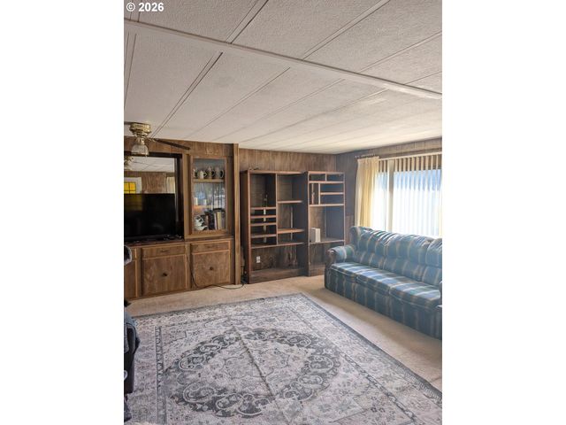 21100 Ne SANDY Blvd 36, Fairview, OR 97024