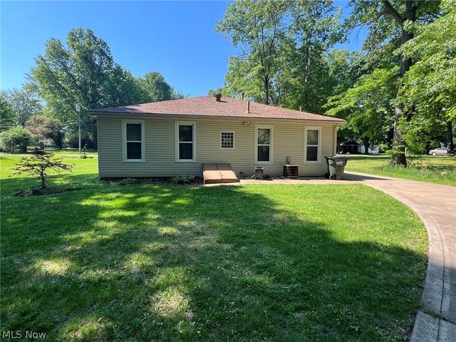 2077 King Drive, Stow, OH 44224