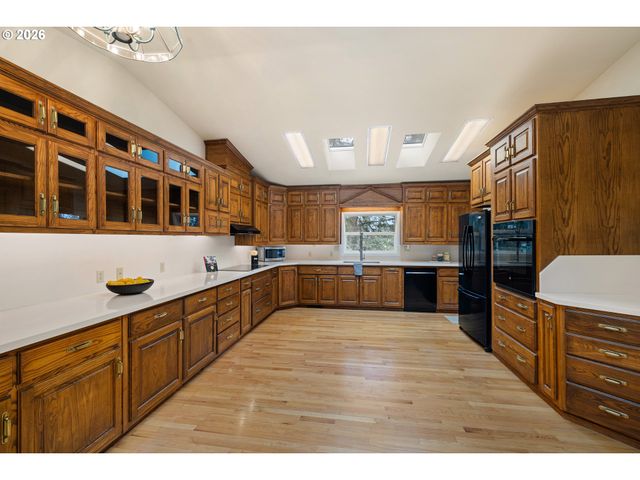 2323 W 28TH Ave, Eugene, OR 97405