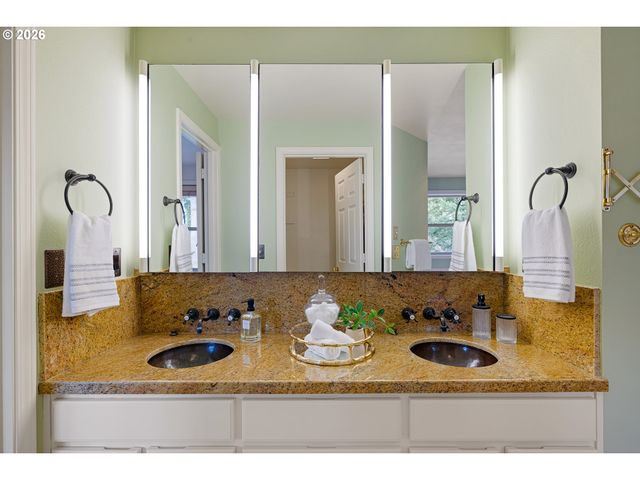 2323 W 28TH Ave, Eugene, OR 97405