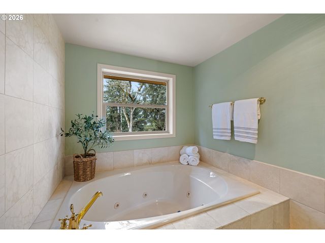 2323 W 28TH Ave, Eugene, OR 97405