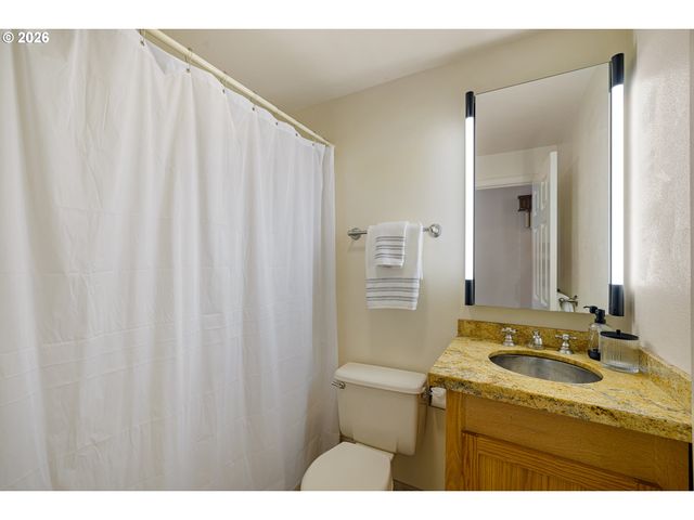 2323 W 28TH Ave, Eugene, OR 97405