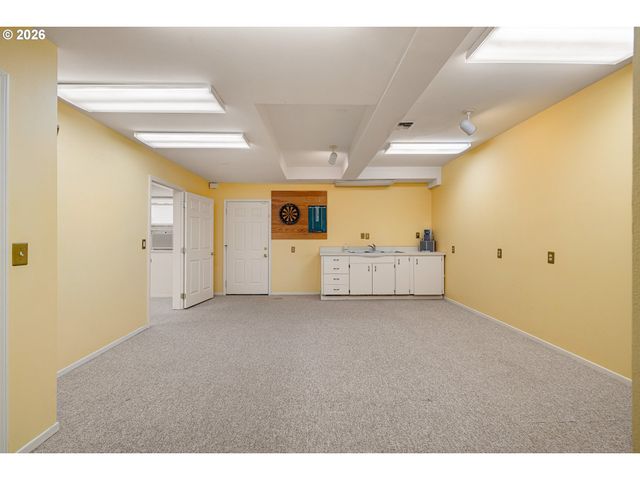 2323 W 28TH Ave, Eugene, OR 97405