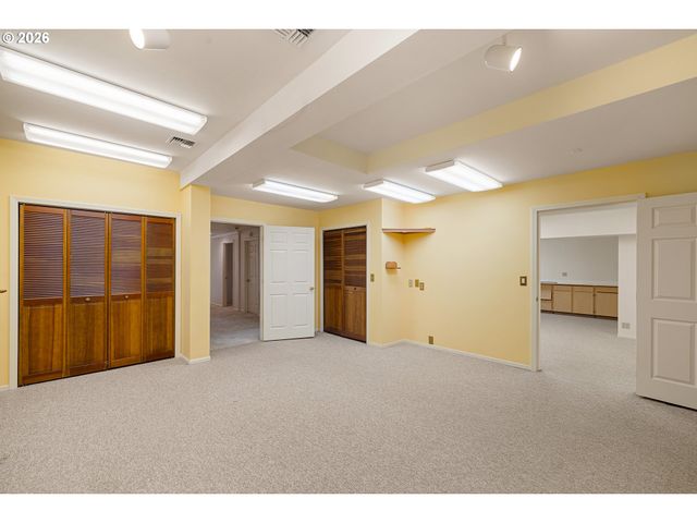 2323 W 28TH Ave, Eugene, OR 97405