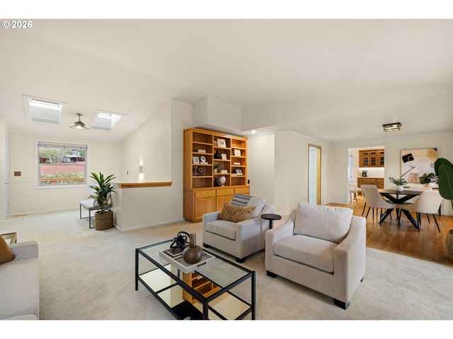 2323 W 28TH Ave, Eugene, OR 97405