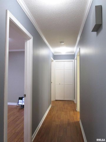 1253 County Road 800 E, Carmi, IL 62821