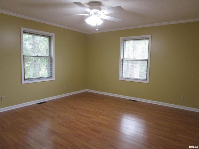 1253 County Road 800 E, Carmi, IL 62821