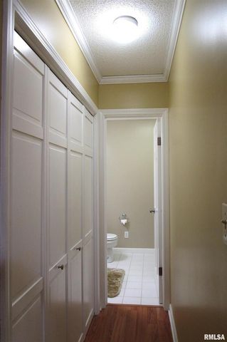 1253 County Road 800 E, Carmi, IL 62821