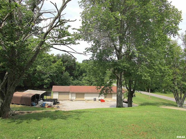 1253 County Road 800 E, Carmi, IL 62821