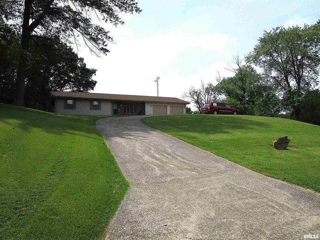 1253 County Road 800 E, Carmi, IL 62821