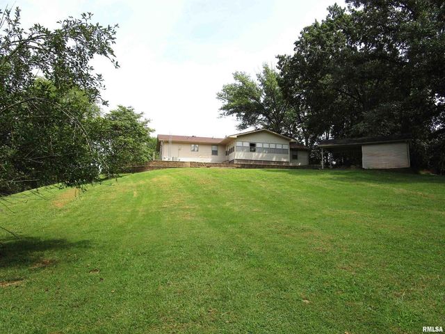 1253 County Road 800 E, Carmi, IL 62821