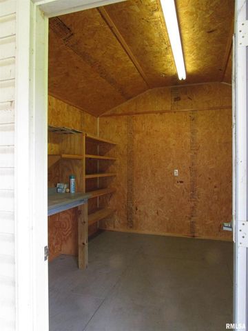 1253 County Road 800 E, Carmi, IL 62821