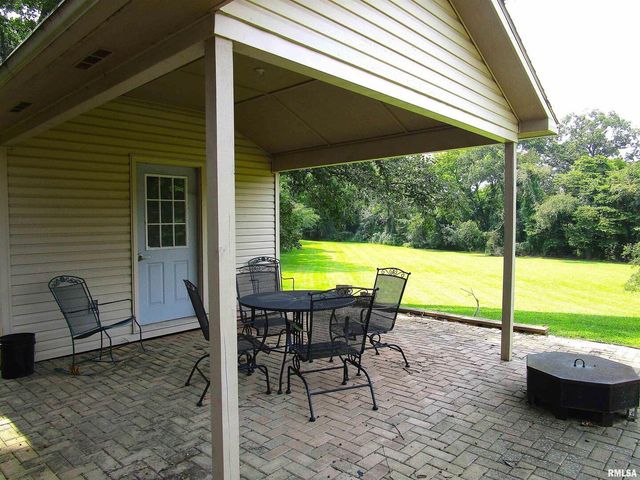 1253 County Road 800 E, Carmi, IL 62821