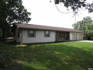 1253 County Road 800 E, Carmi, IL 62821