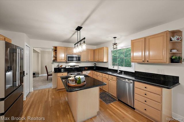 24435 Nantucket Drive, Novi, MI 48374