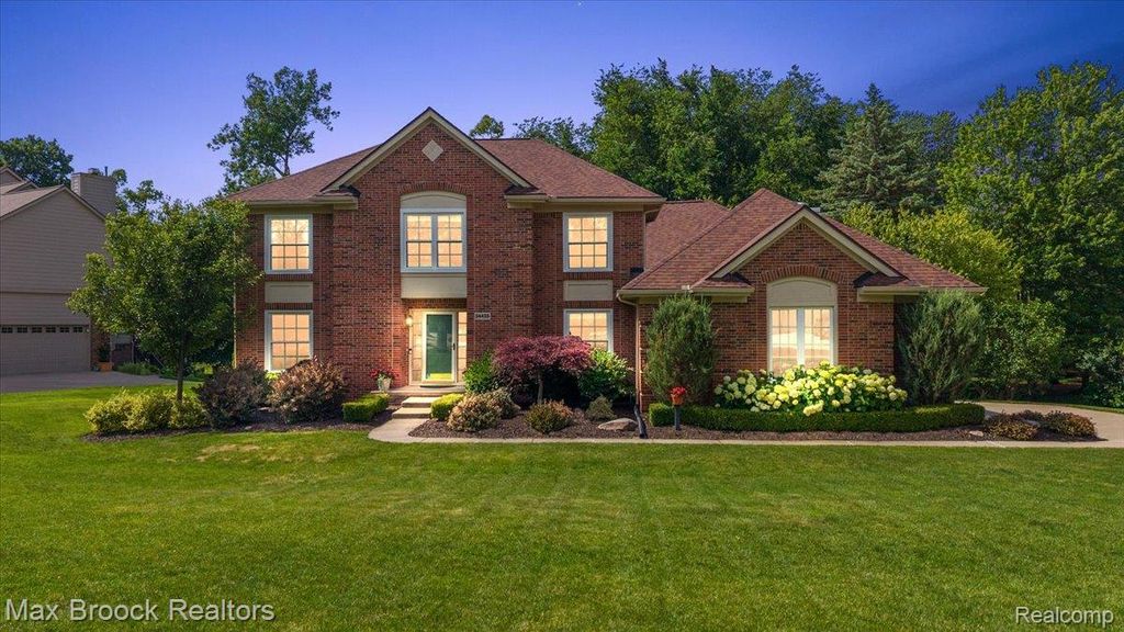 24435 Nantucket Drive, Novi, MI 48374