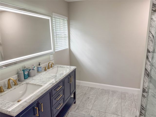 604 Cooper Street, Ennis, TX 75119