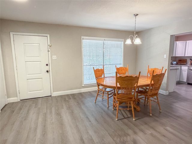 604 Cooper Street, Ennis, TX 75119
