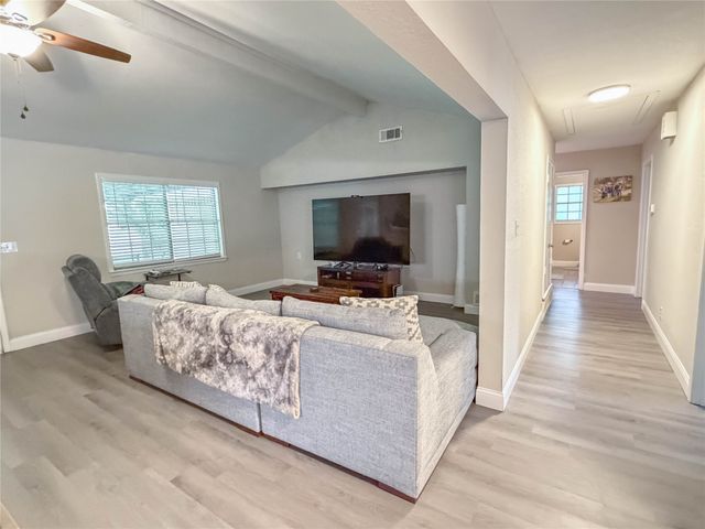 604 Cooper Street, Ennis, TX 75119