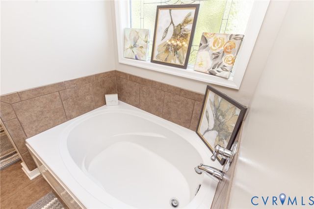 11306 Longtown Dr, Midlothian, VA 23112