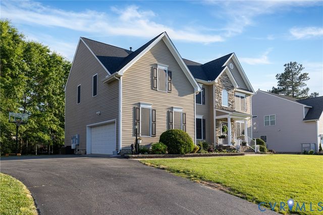11306 Longtown Dr, Midlothian, VA 23112