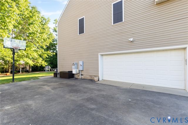 11306 Longtown Dr, Midlothian, VA 23112