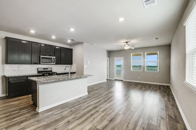 212 Prairie Song LN, Liberty Hill, TX 78642
