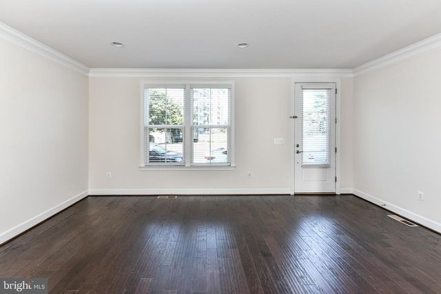 3735 POWELL LN, Falls Church, VA 22041