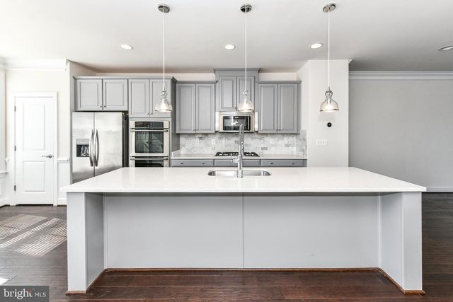 3735 POWELL LN, Falls Church, VA 22041