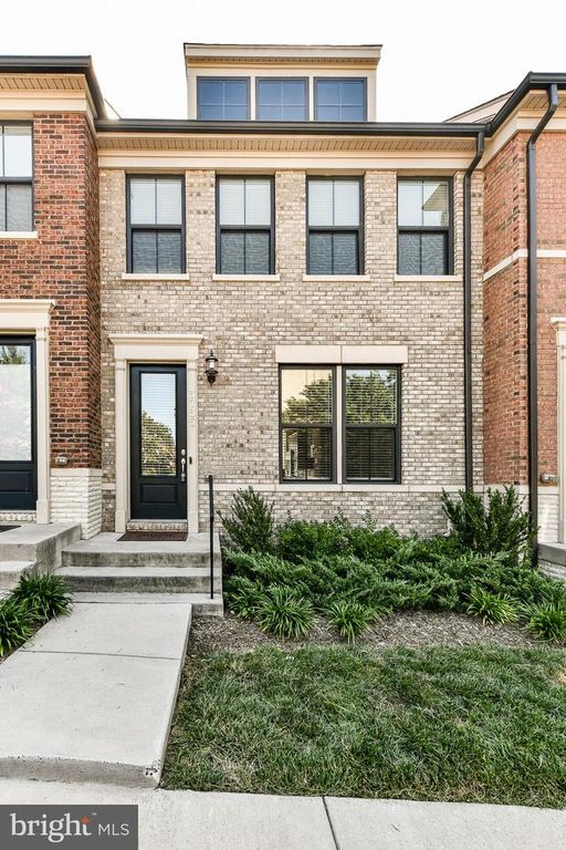 3735 POWELL LN, Falls Church, VA 22041